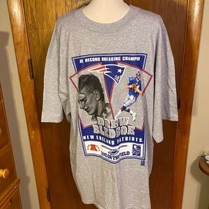Lee Gray New England Patriots Graphic Tee❤️